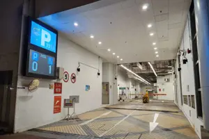 港島東體育館停車場 Island East Sports Centre (港島東游泳池)